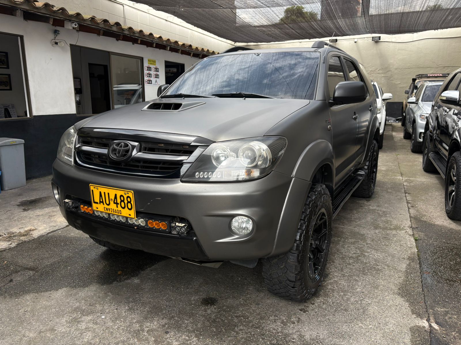 TOYOTA FORTUNER SRV 2008