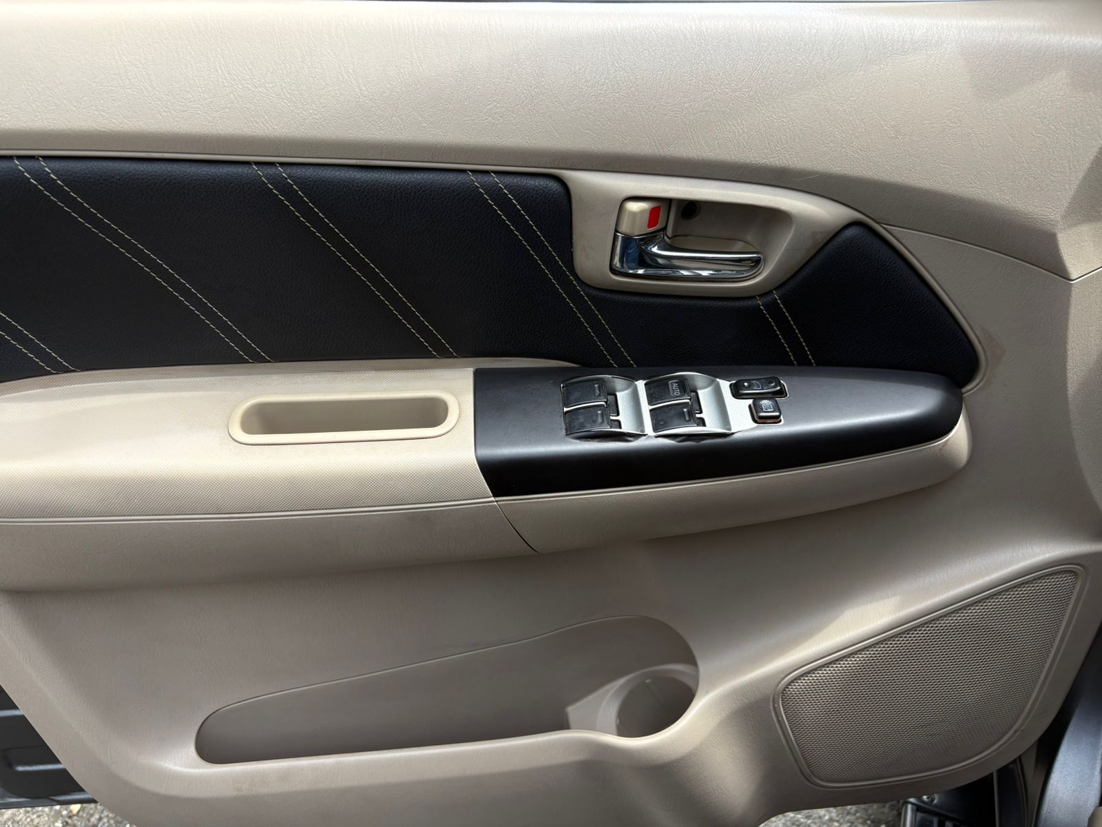 TOYOTA FORTUNER SRV 2008 - Imagen 13