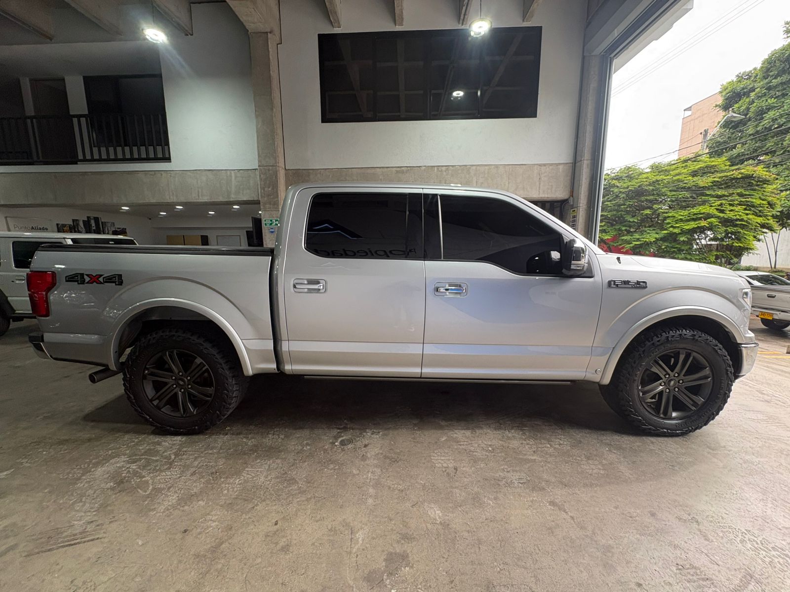 FORD F150 LARIAT BLINDAJE II 2019 - Imagen 4