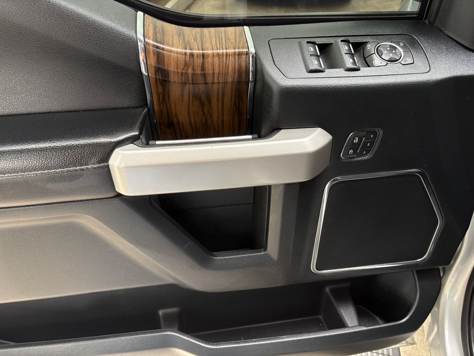 FORD F150 LARIAT BLINDAJE II 2019 - Imagen 14