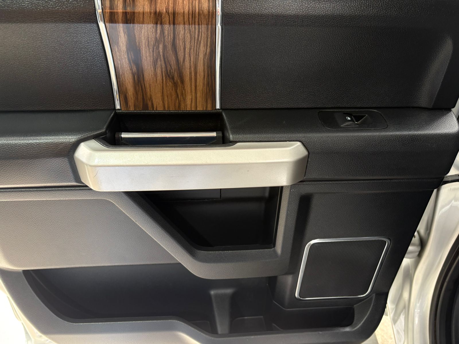 FORD F150 LARIAT BLINDAJE II 2019 - Imagen 17