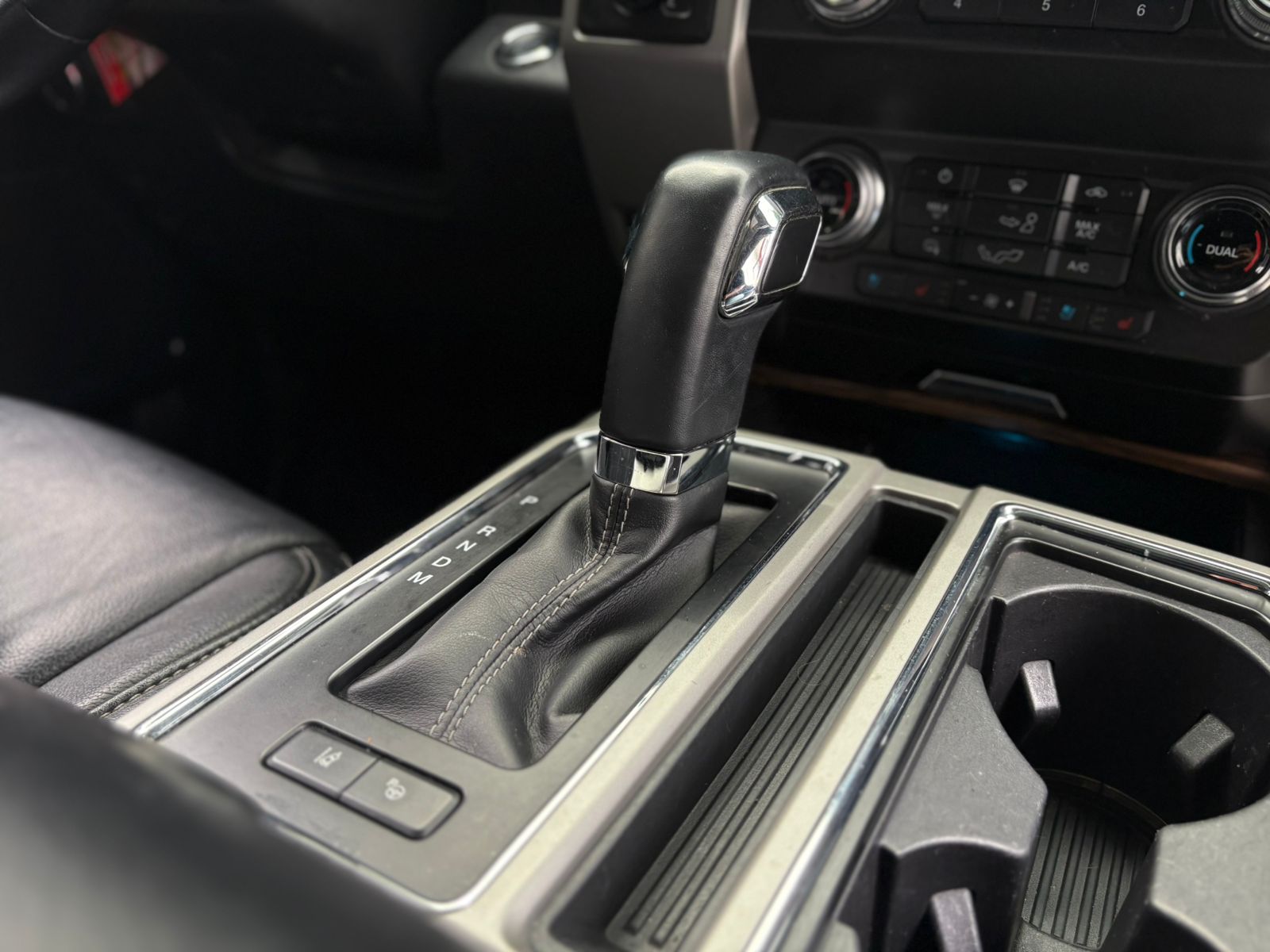 FORD F150 LARIAT BLINDAJE II 2019 - Imagen 24