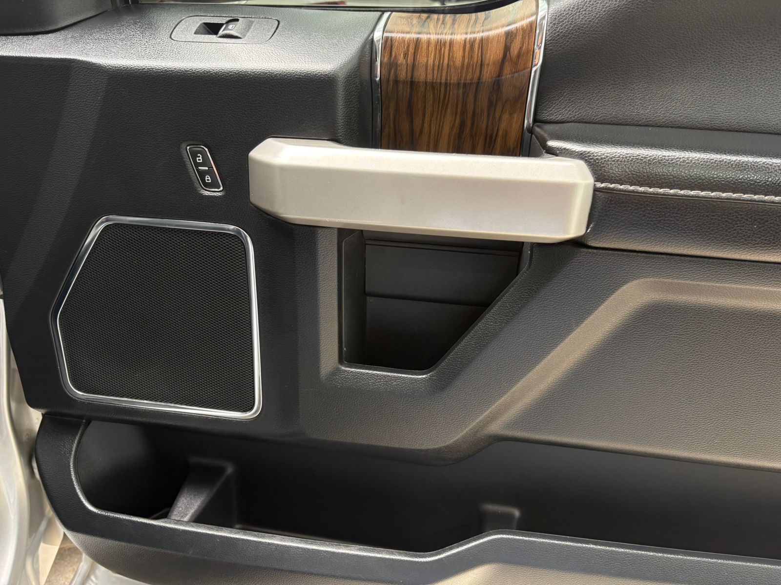FORD F150 LARIAT BLINDAJE II 2019 - Imagen 26