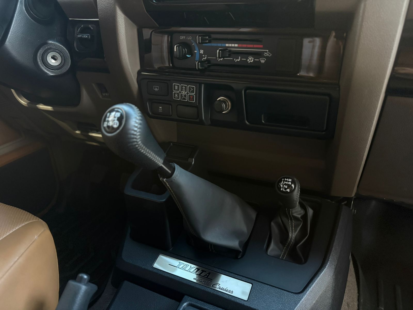 TOYOTA LAND CRUISER 70th ANNIVERSARY 2022 - Imagen 19