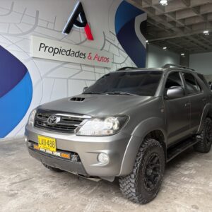 TOYOTA FORTUNER SRV 2008