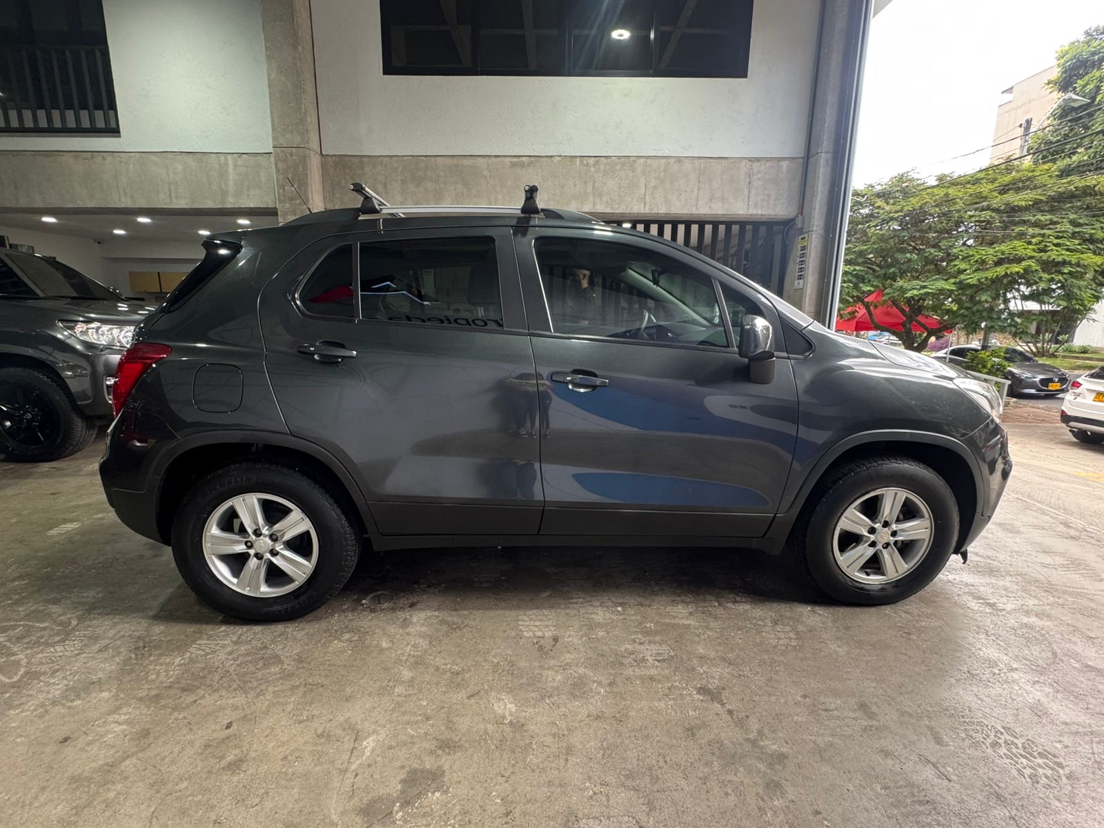 CHEVROLET TRACKER LS 2018 - Imagen 4