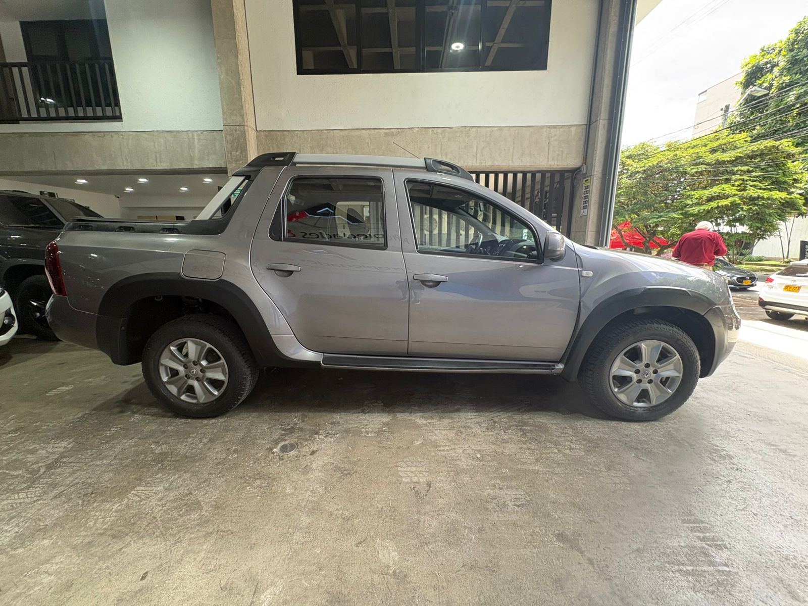 RENAULT DUSTER OROCH ZEN 2022 - Imagen 4