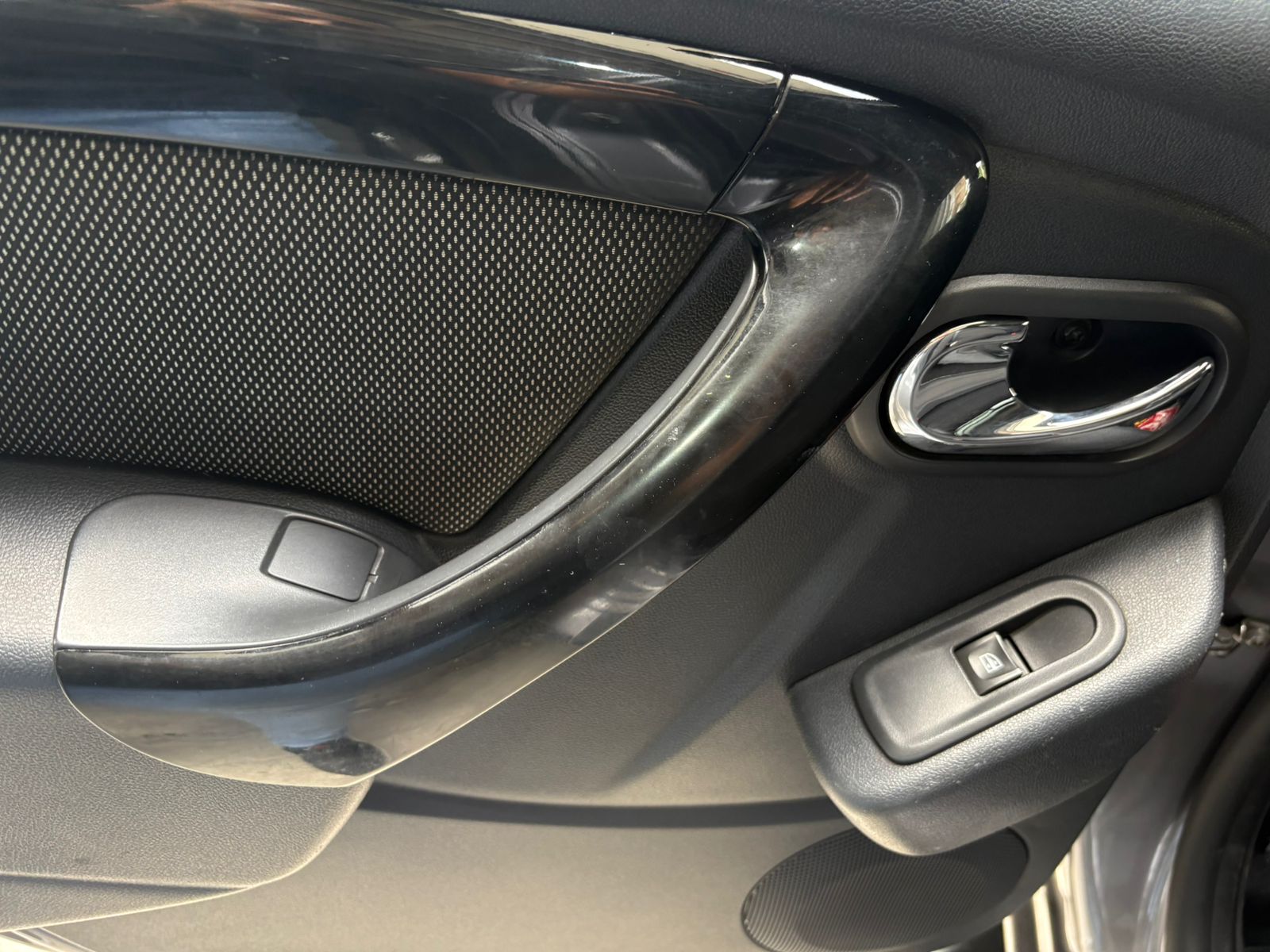 RENAULT DUSTER OROCH ZEN 2022 - Imagen 16