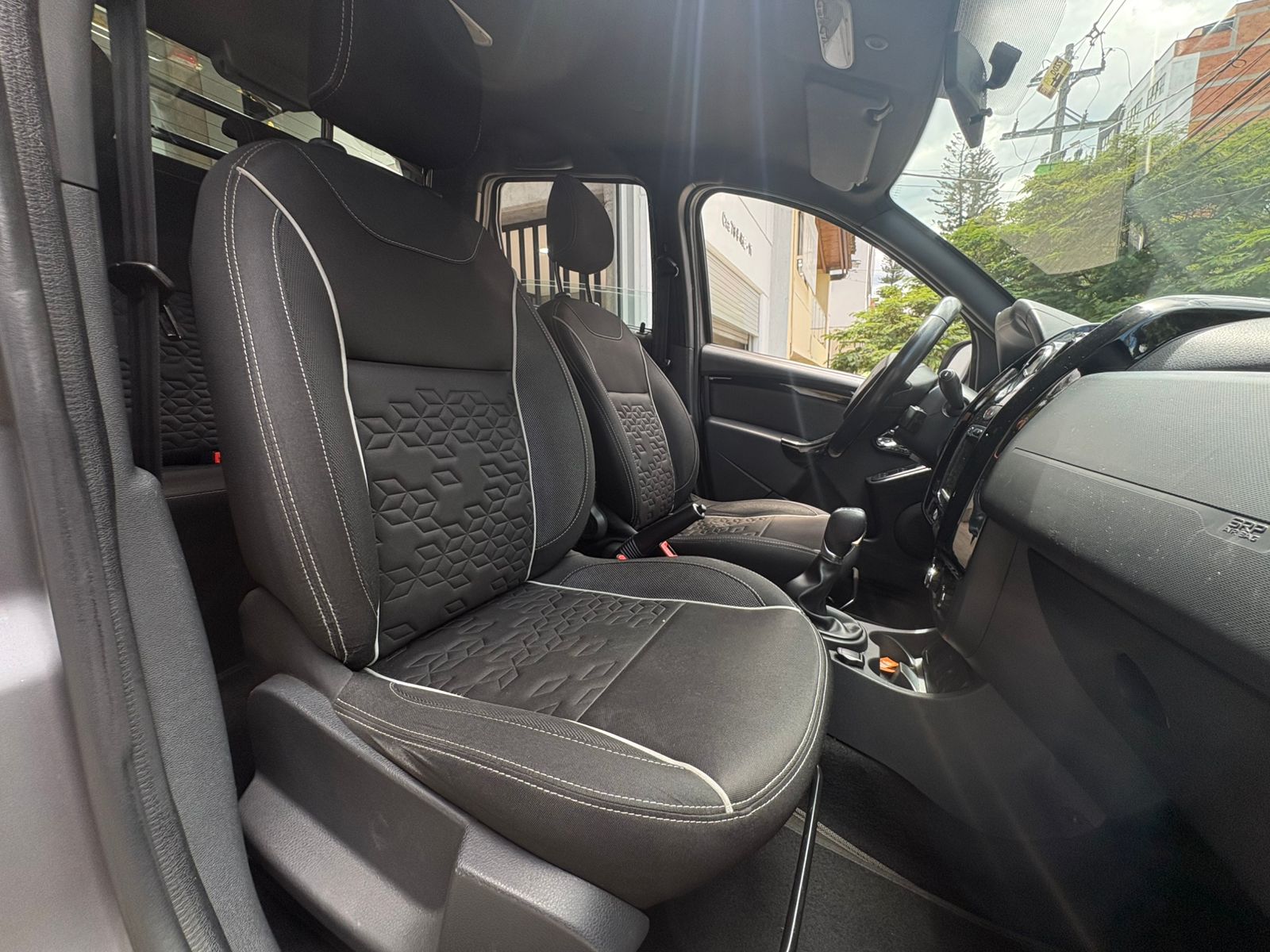 RENAULT DUSTER OROCH ZEN 2022 - Imagen 23