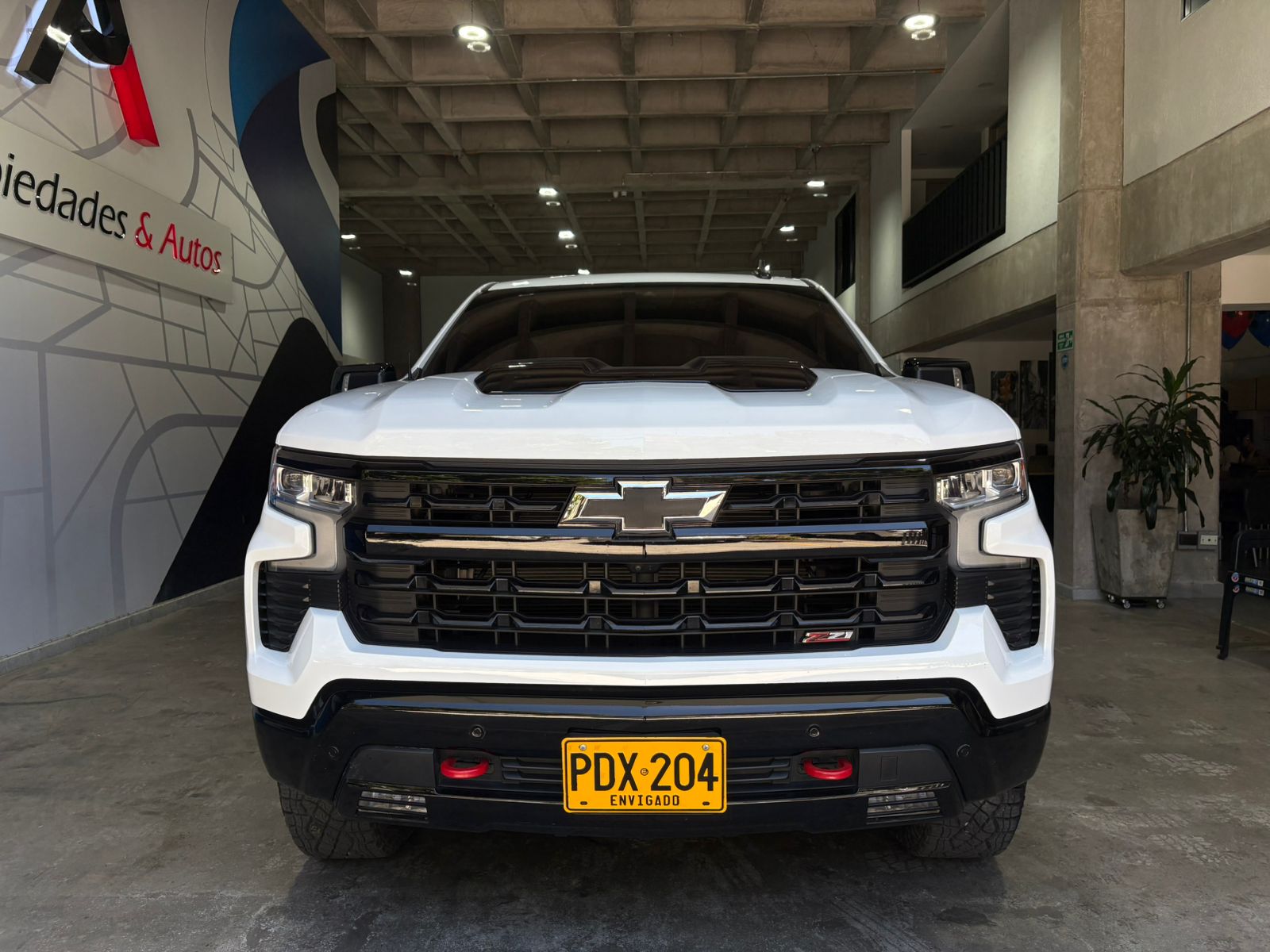 CHEVROLET SILVERADO LZ TRAIL BOSS Z71 2024 - Imagen 2