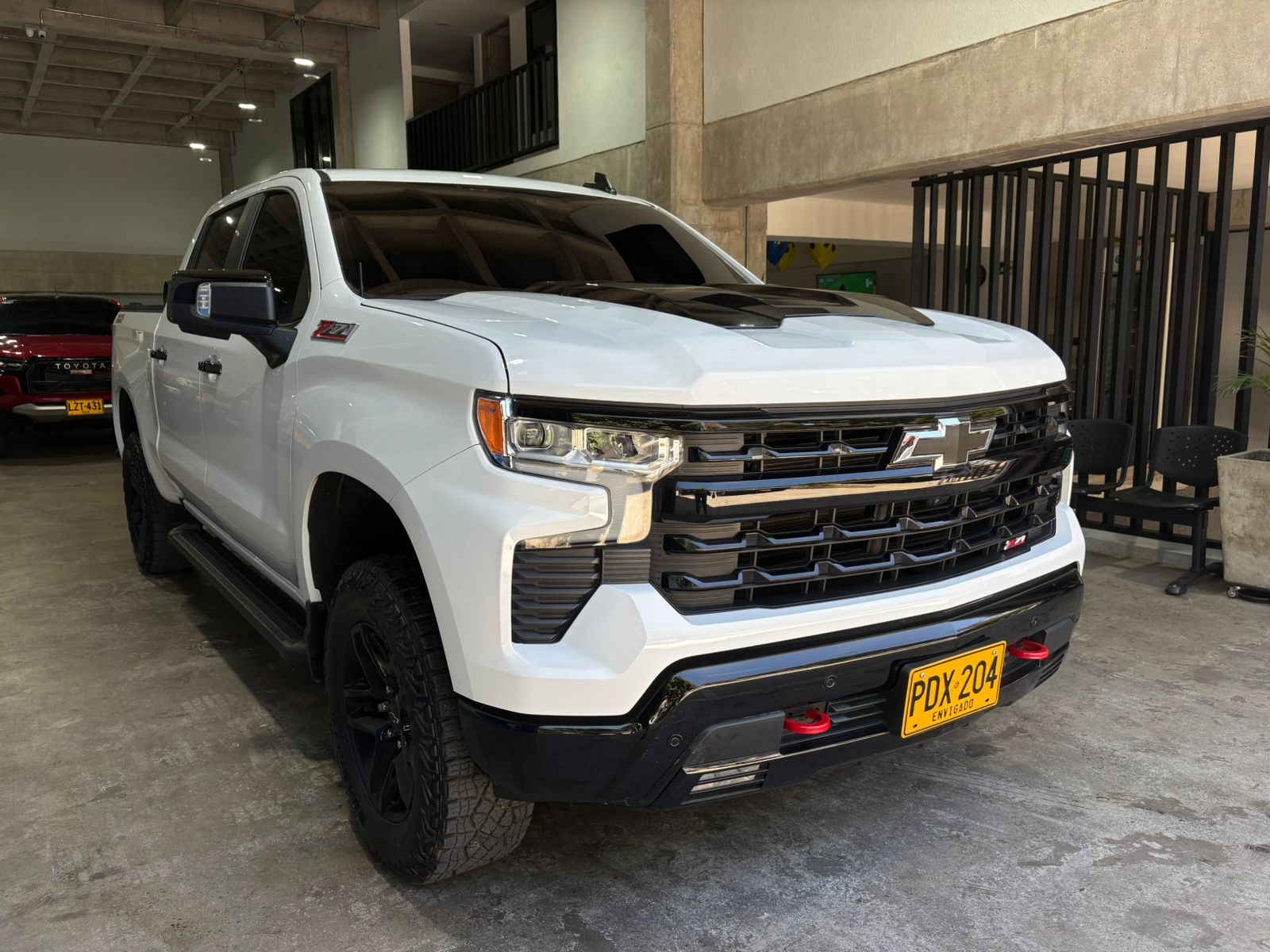 CHEVROLET SILVERADO LZ TRAIL BOSS Z71 2024 - Imagen 3