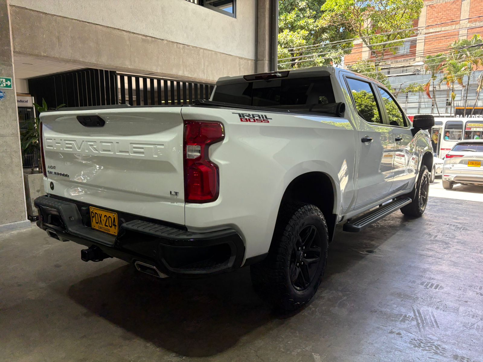 CHEVROLET SILVERADO LZ TRAIL BOSS Z71 2024 - Imagen 5