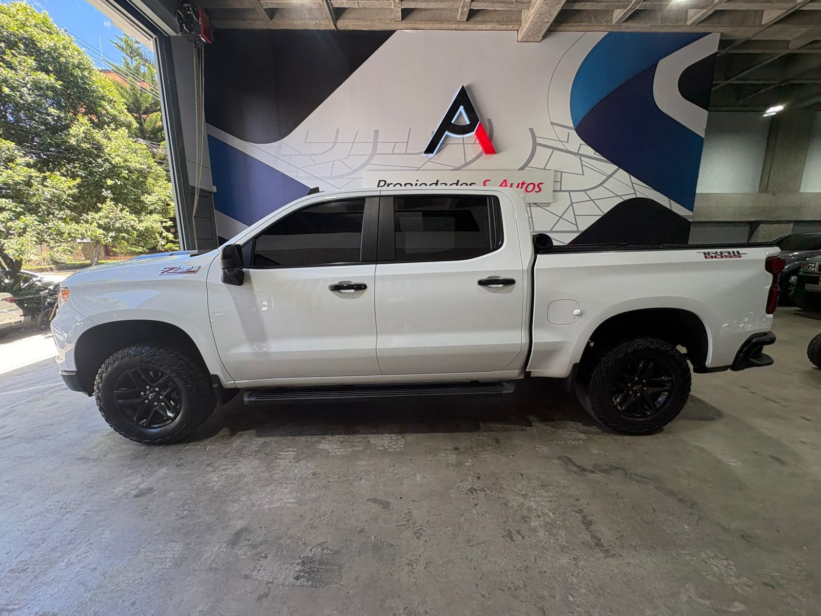 CHEVROLET SILVERADO LZ TRAIL BOSS Z71 2024 - Imagen 8