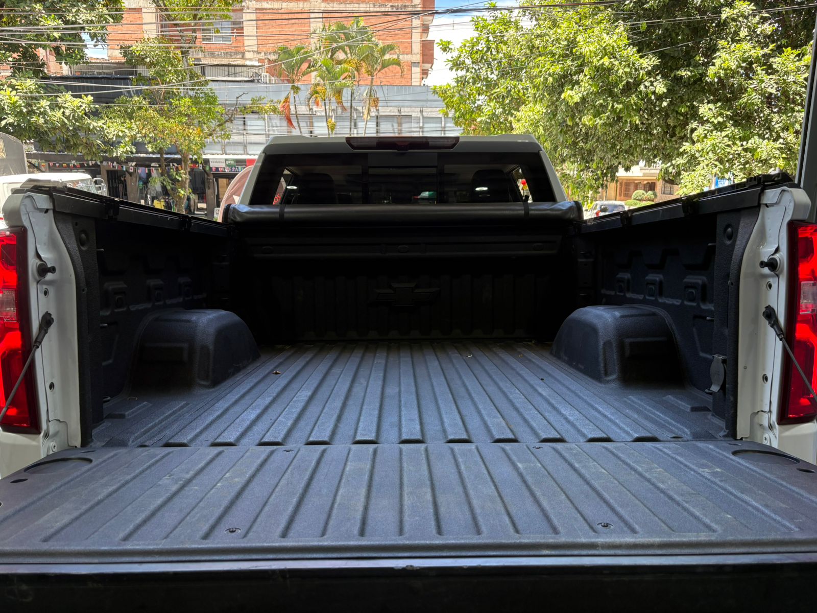 CHEVROLET SILVERADO LZ TRAIL BOSS Z71 2024 - Imagen 18