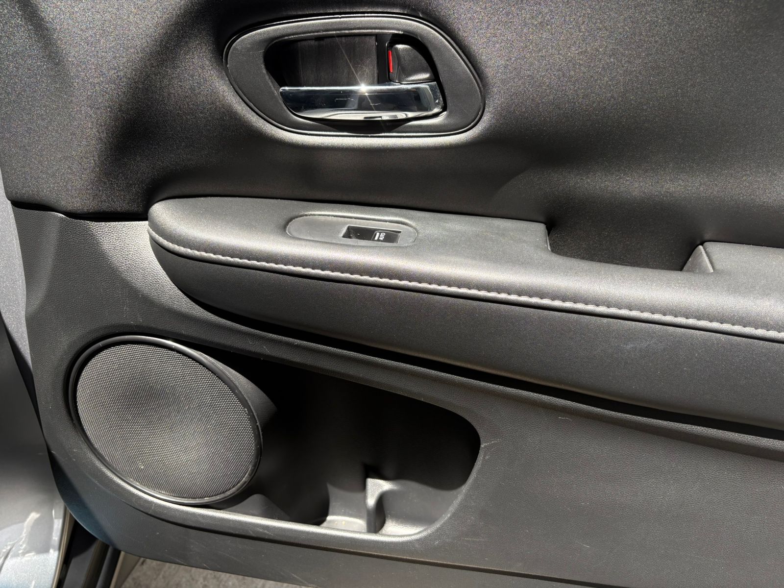 HONDA HRV EX SALVAMENTO 2020 - Imagen 24
