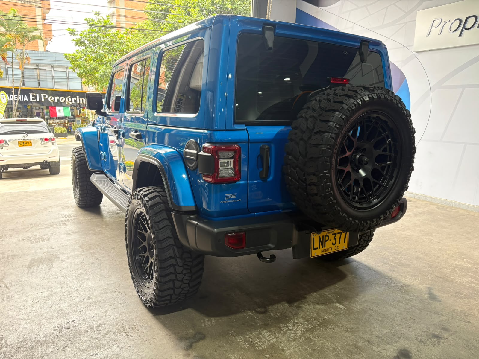 JEEP WRANGLER SAHARA 2023 - Imagen 7