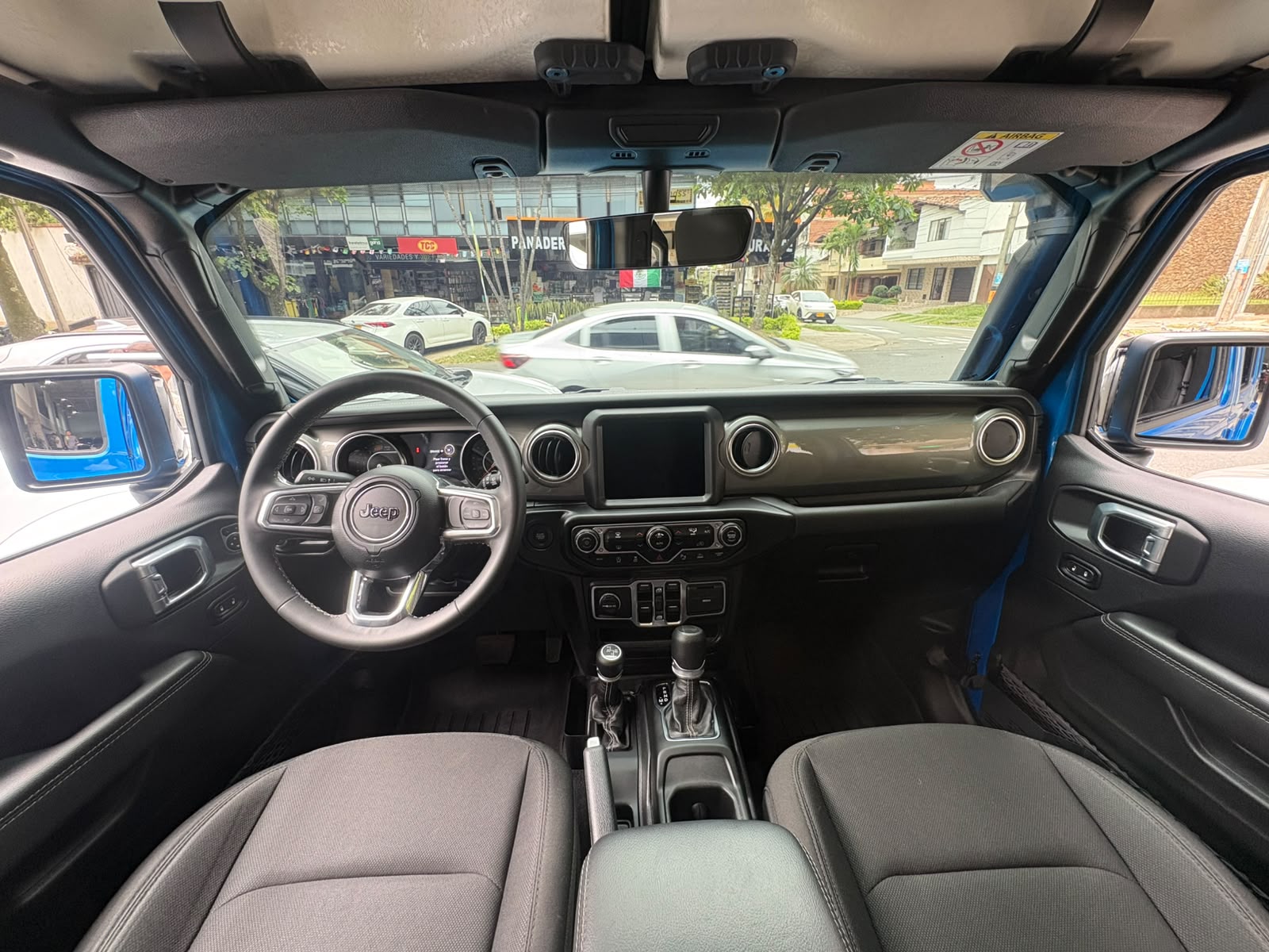 JEEP WRANGLER SAHARA 2023 - Imagen 9