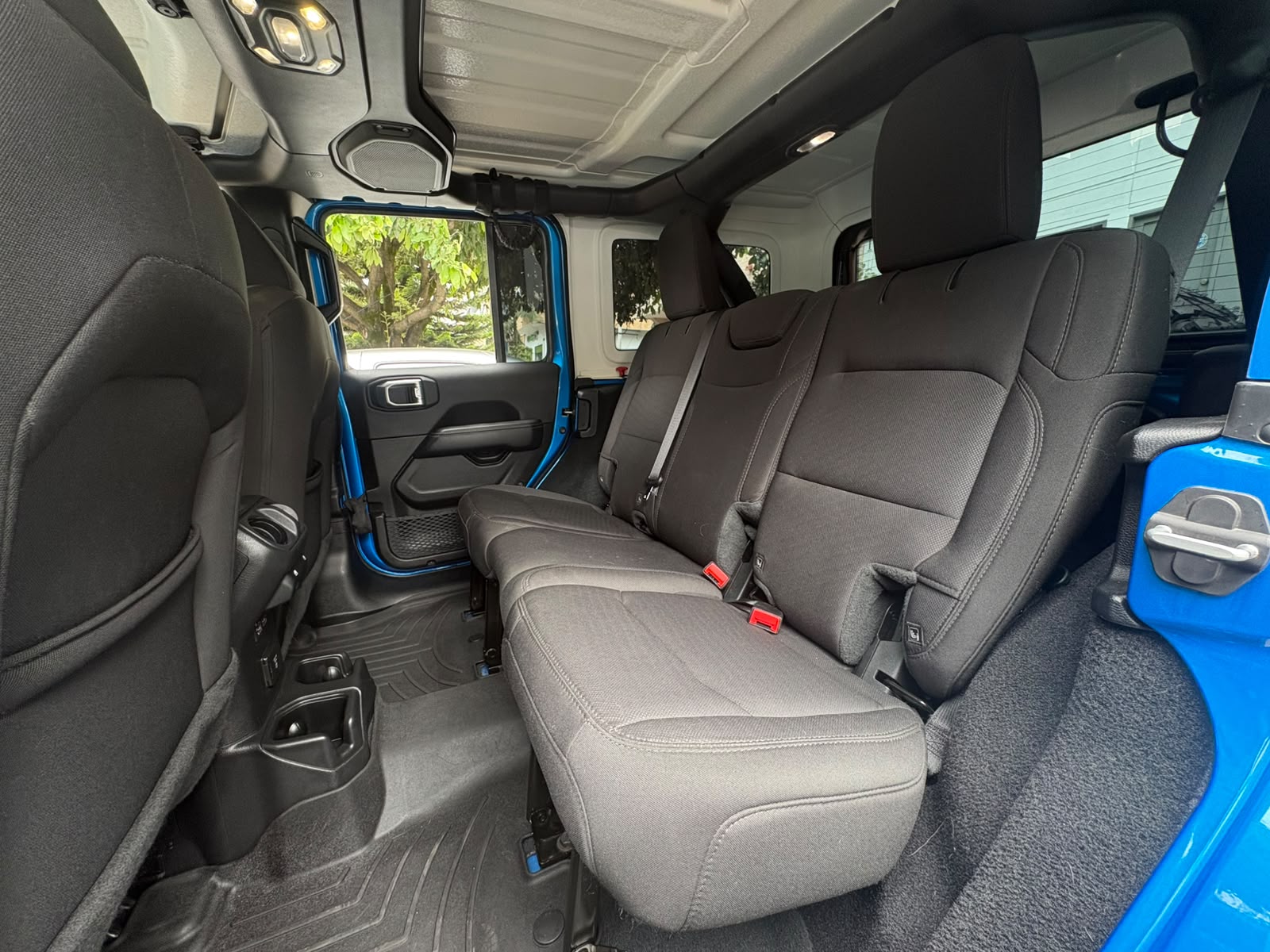 JEEP WRANGLER SAHARA 2023 - Imagen 14