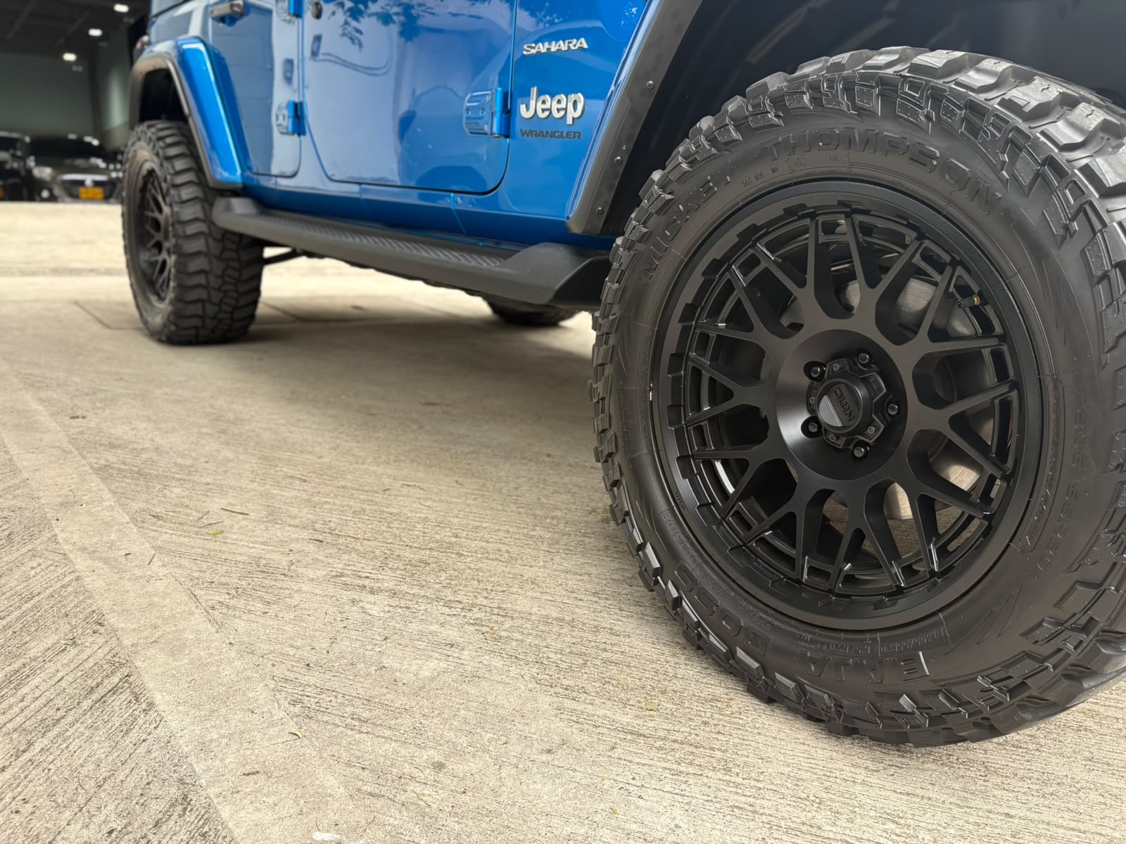 JEEP WRANGLER SAHARA 2023 - Imagen 25