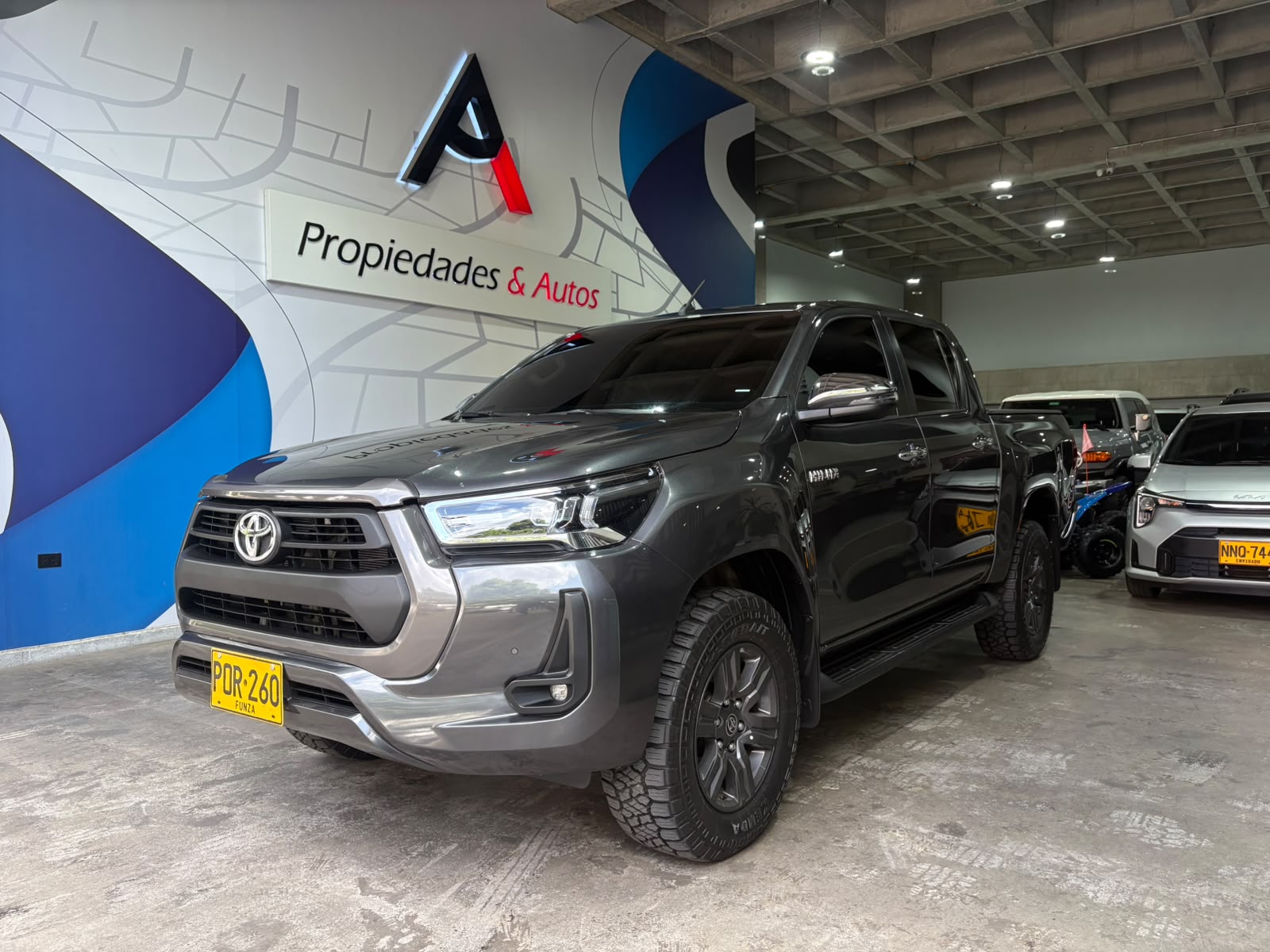TOYOTA HILUX 2025