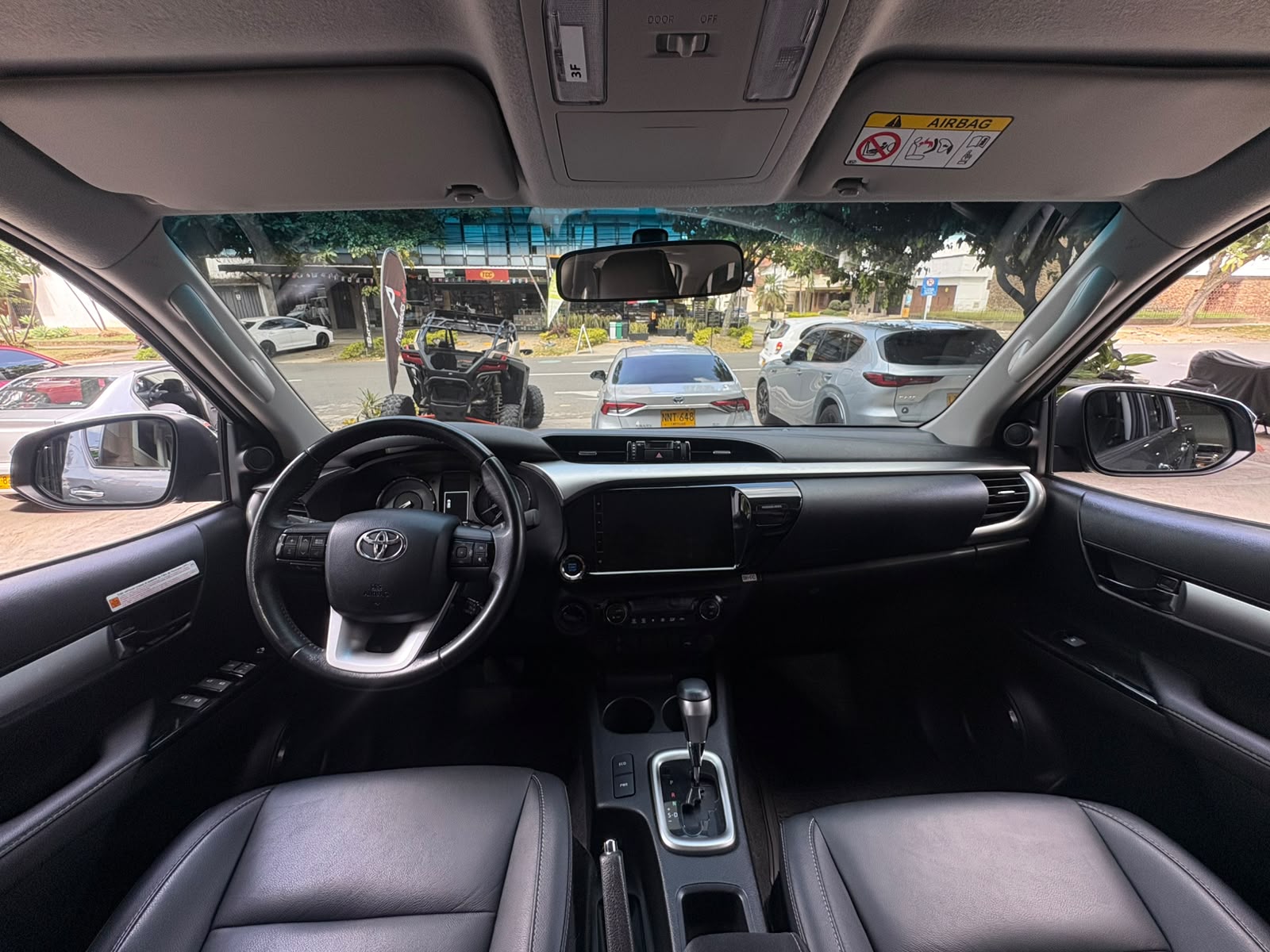 TOYOTA HILUX 2025 - Imagen 9