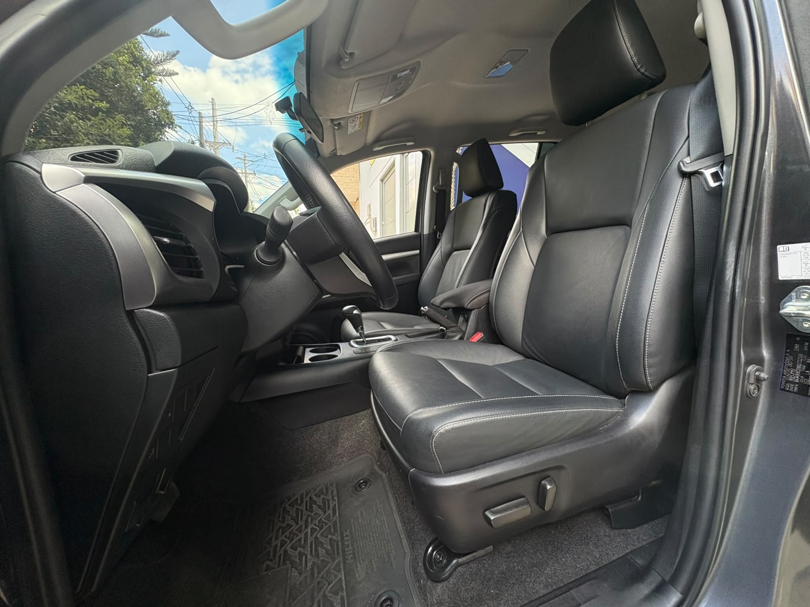 TOYOTA HILUX 2025 - Imagen 12