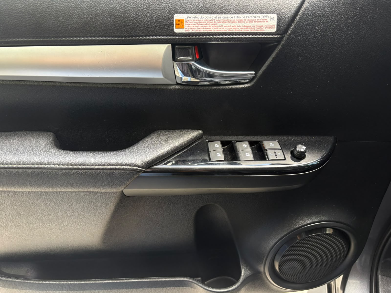 TOYOTA HILUX 2025 - Imagen 13