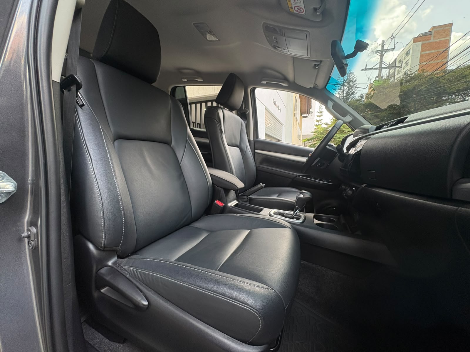 TOYOTA HILUX 2025 - Imagen 23