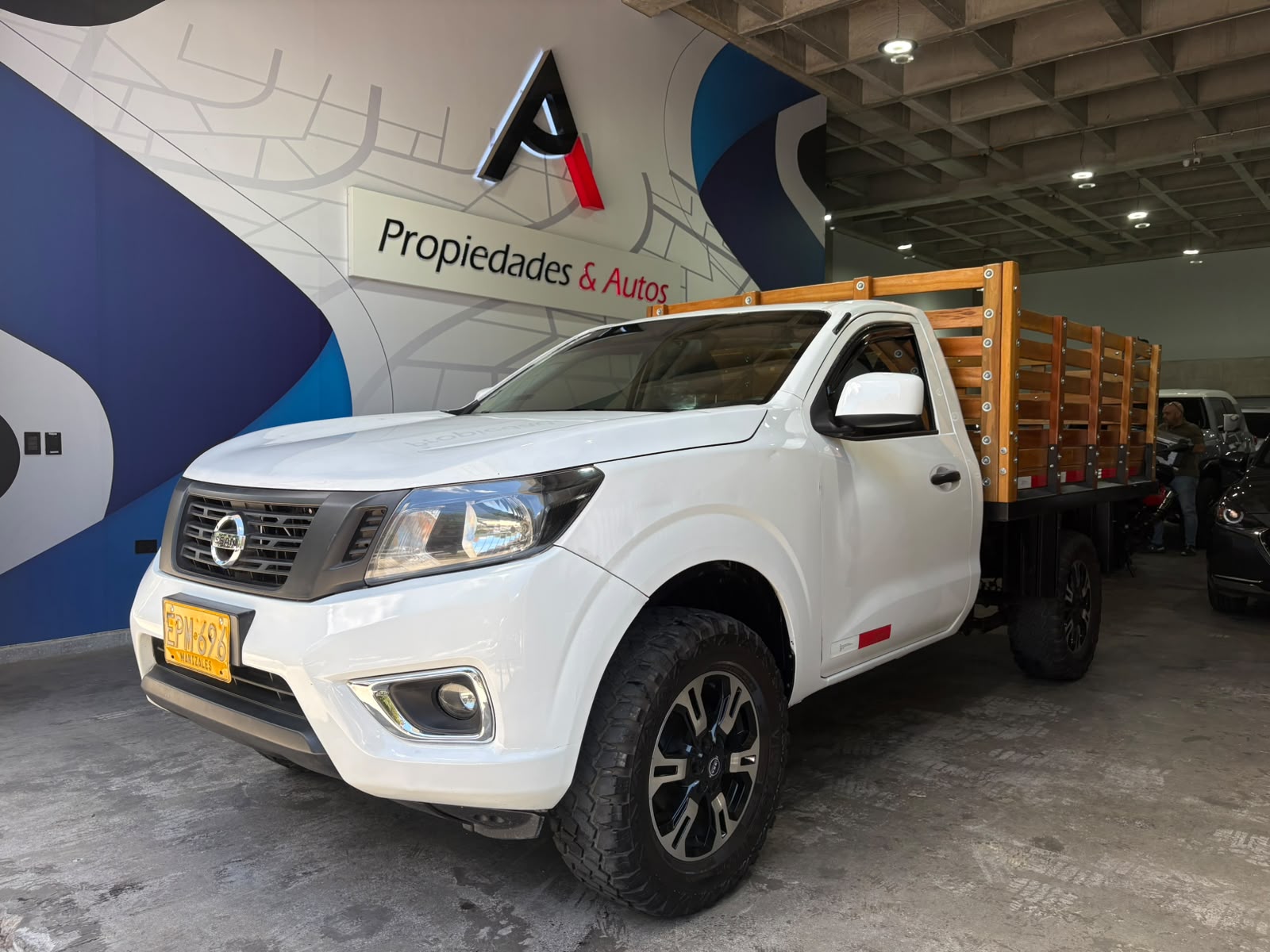 NISSAN NP300 FRONTIER ESTACA 2019