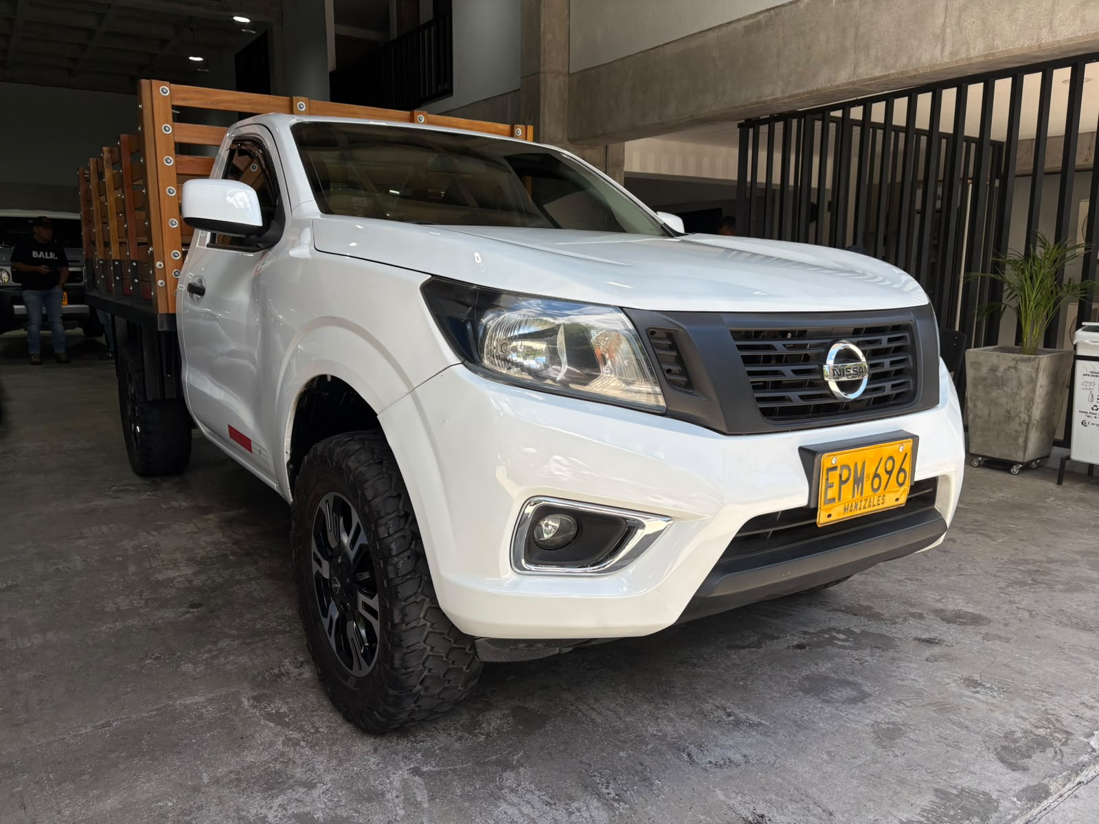 NISSAN NP300 FRONTIER ESTACA 2019 - Imagen 3