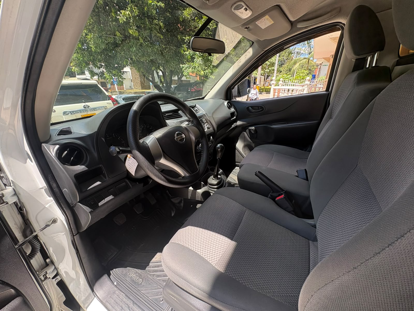 NISSAN NP300 FRONTIER ESTACA 2019 - Imagen 9