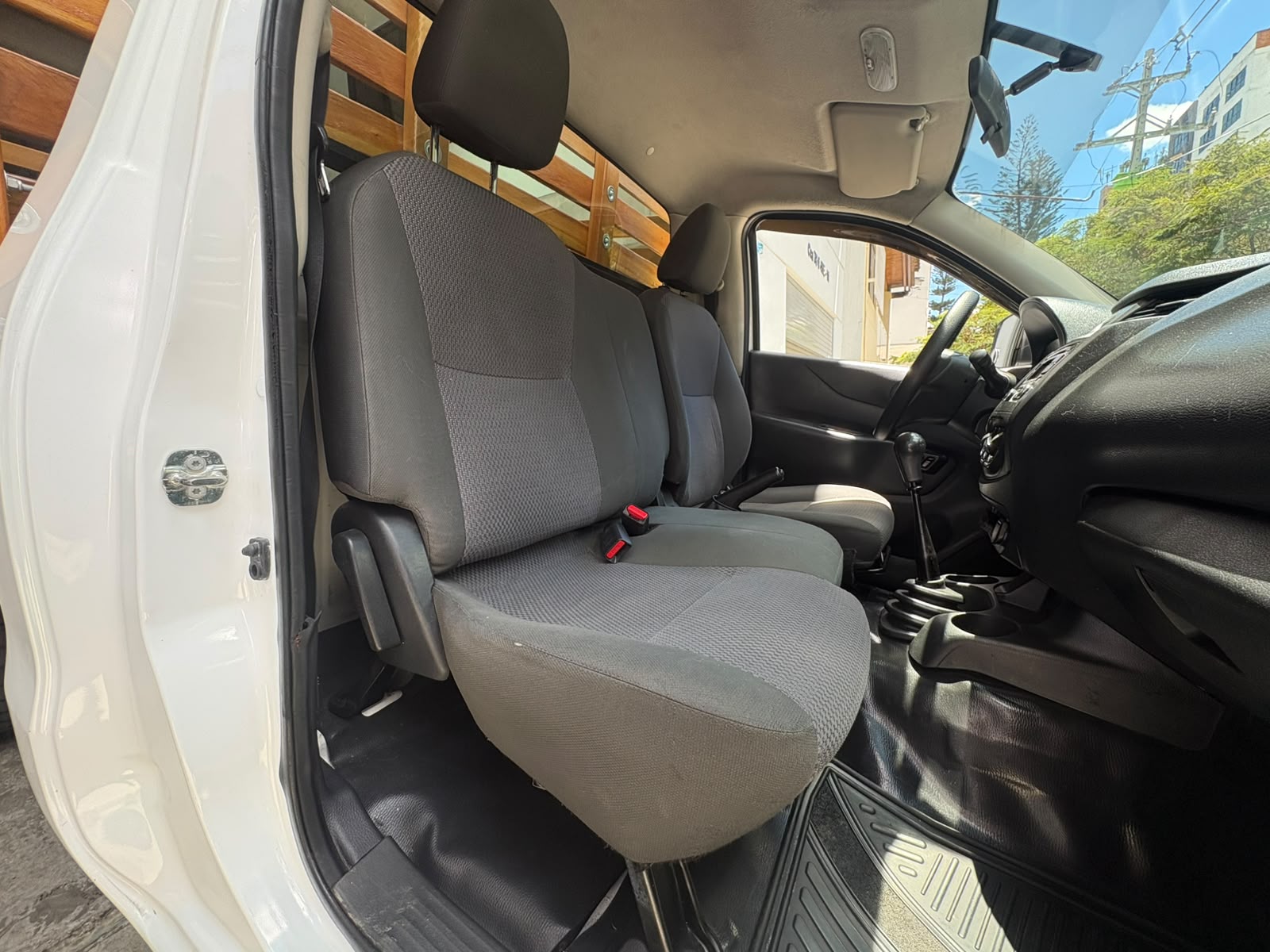 NISSAN NP300 FRONTIER ESTACA 2019 - Imagen 17