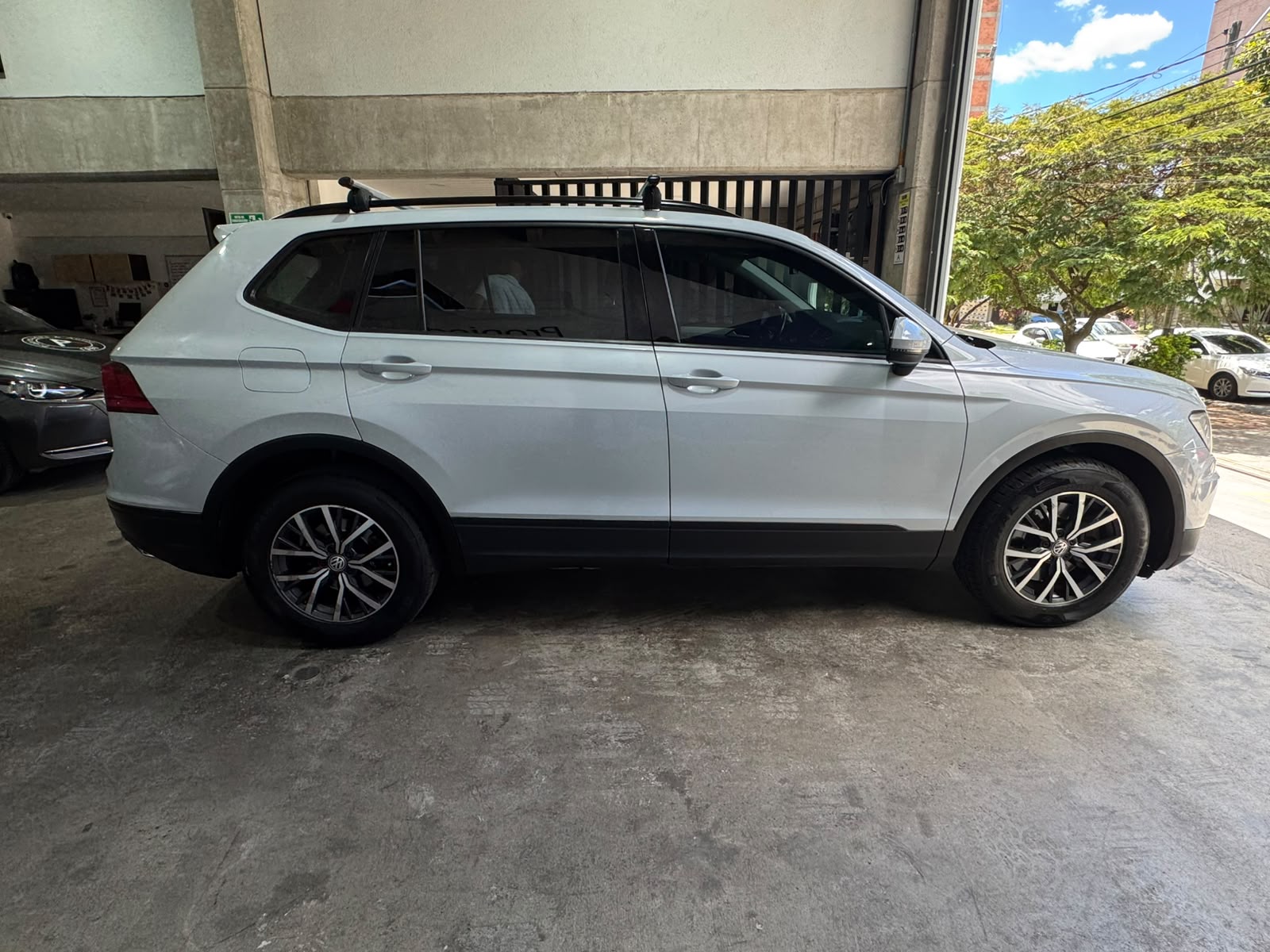 VOLKSWAGEN TIGUAN ALL SPACE 4MOTION 2019 - Imagen 4