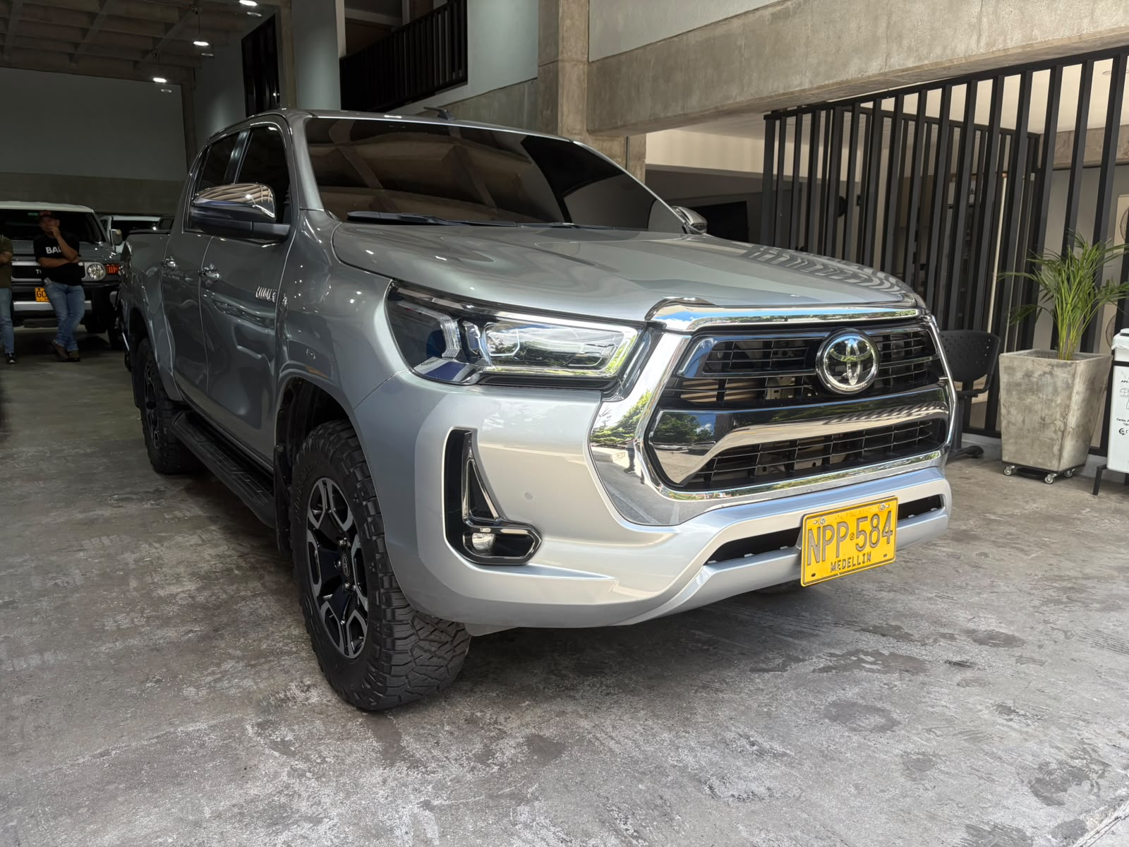 TOYOTA HILUX SRX BLINDAJE II 2024 - Imagen 3