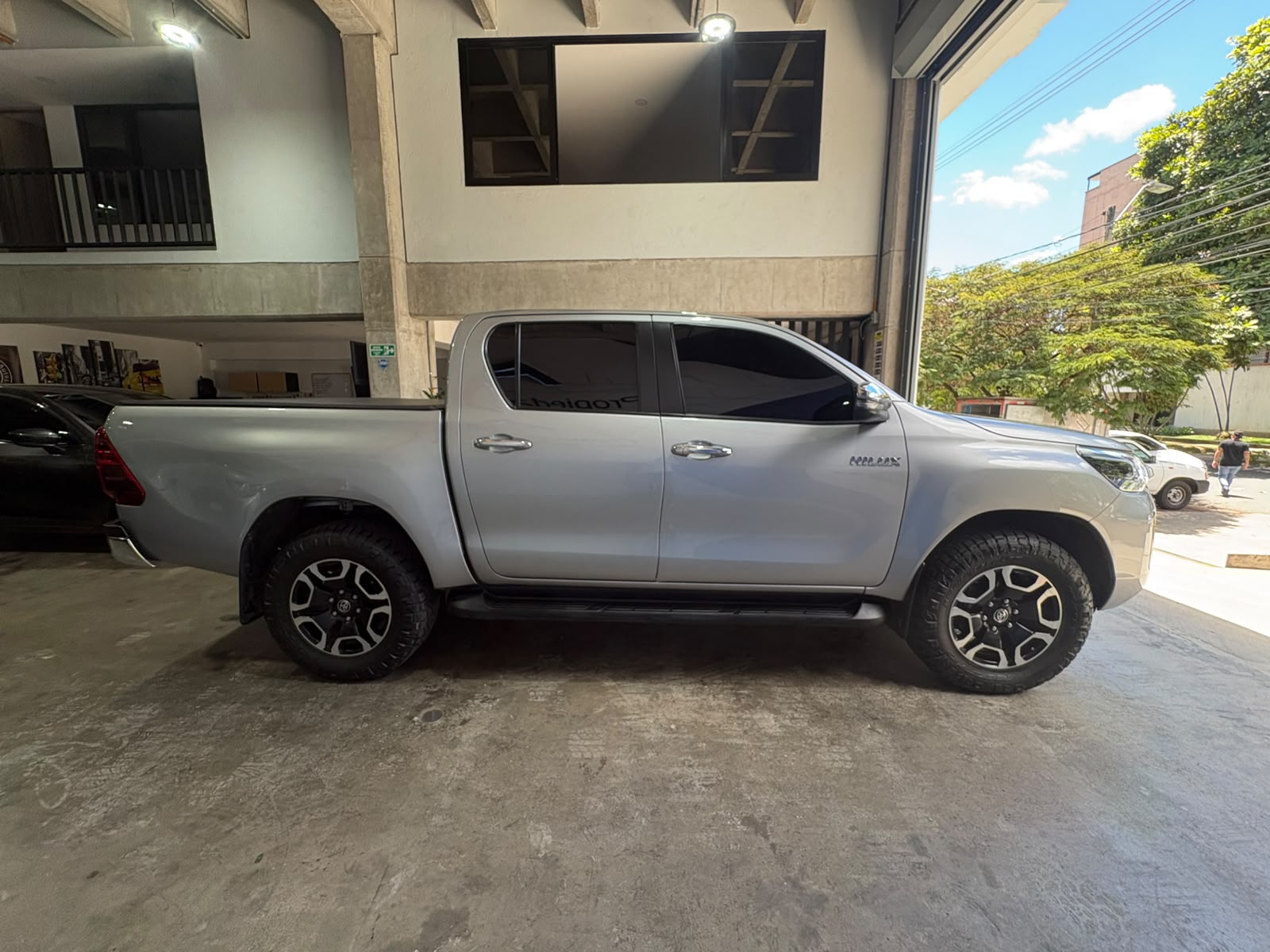 TOYOTA HILUX SRX BLINDAJE II 2024 - Imagen 4