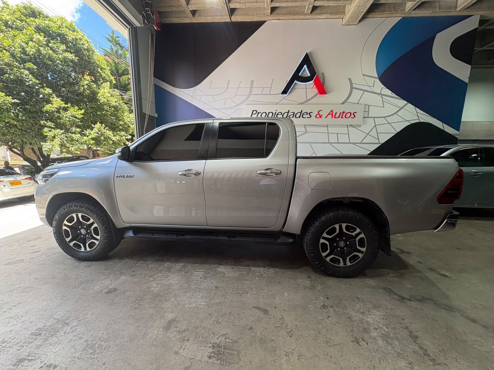 TOYOTA HILUX SRX BLINDAJE II 2024 - Imagen 8