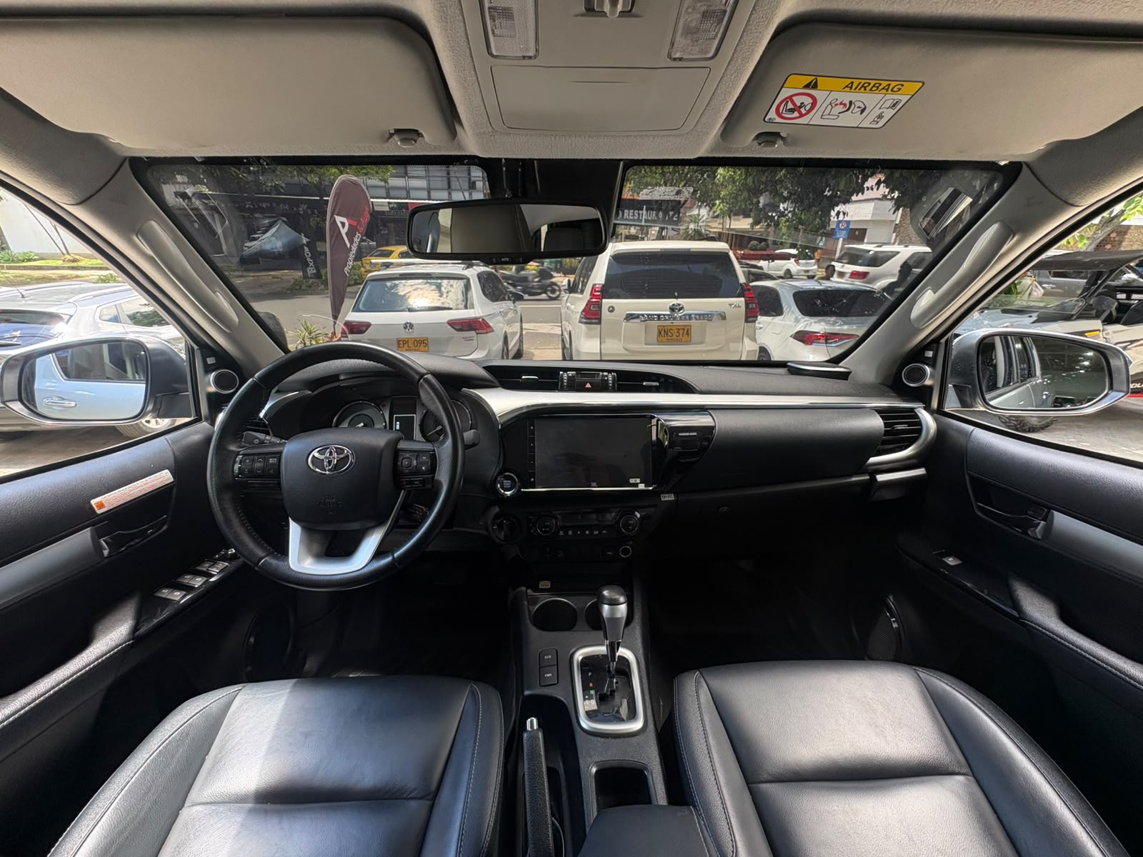 TOYOTA HILUX SRX BLINDAJE II 2024 - Imagen 9