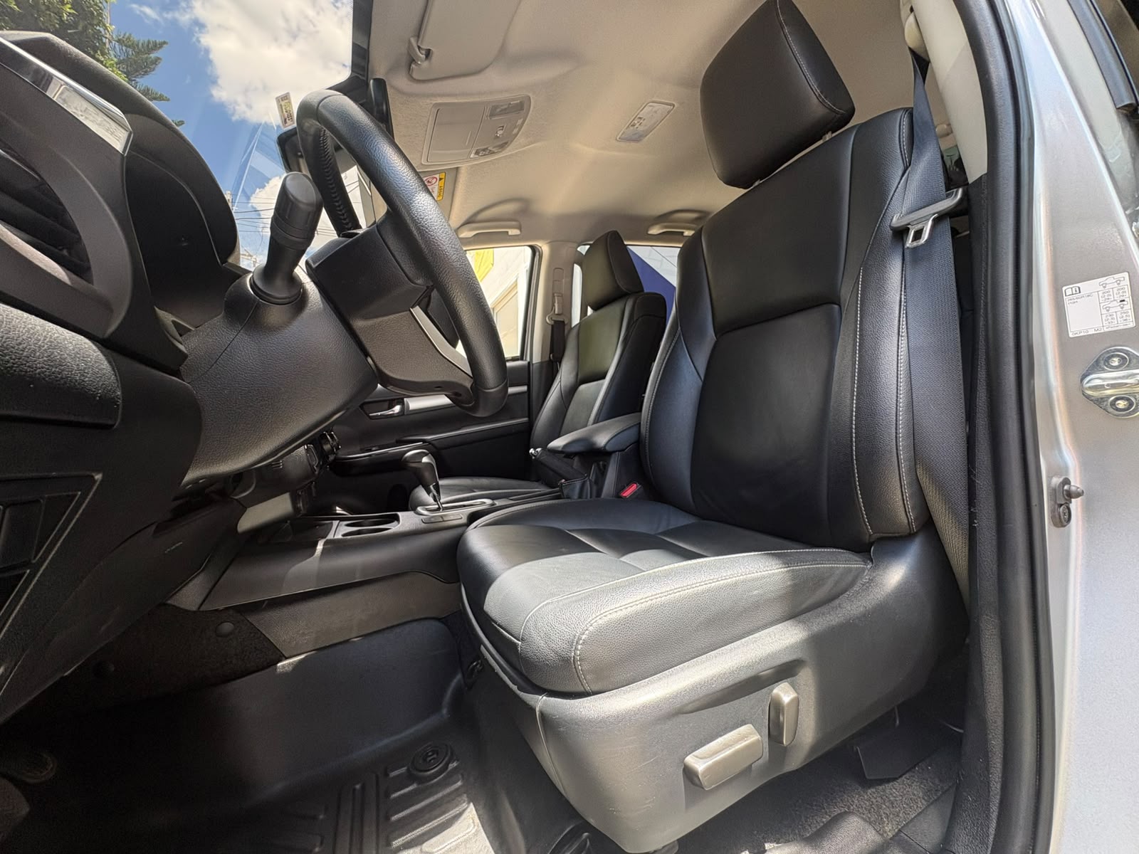 TOYOTA HILUX SRX BLINDAJE II 2024 - Imagen 13