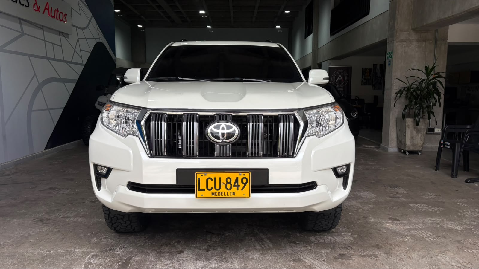 TOYOTA PRADO TXL BLINDAJE II 2022 - Imagen 2