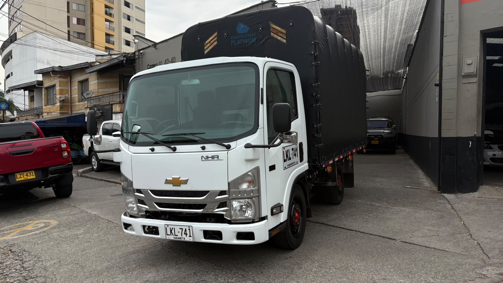 CHEVROLET NHR ESTACA 2023
