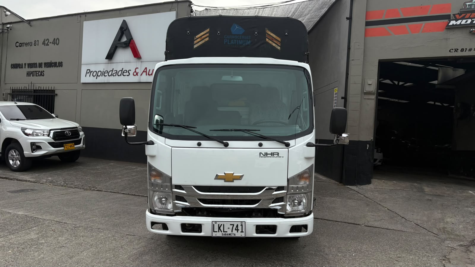 CHEVROLET NHR ESTACA 2023 - Imagen 2