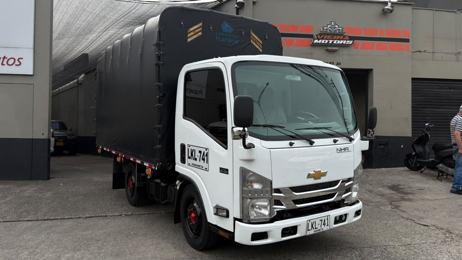 CHEVROLET NHR ESTACA 2023 - Imagen 3