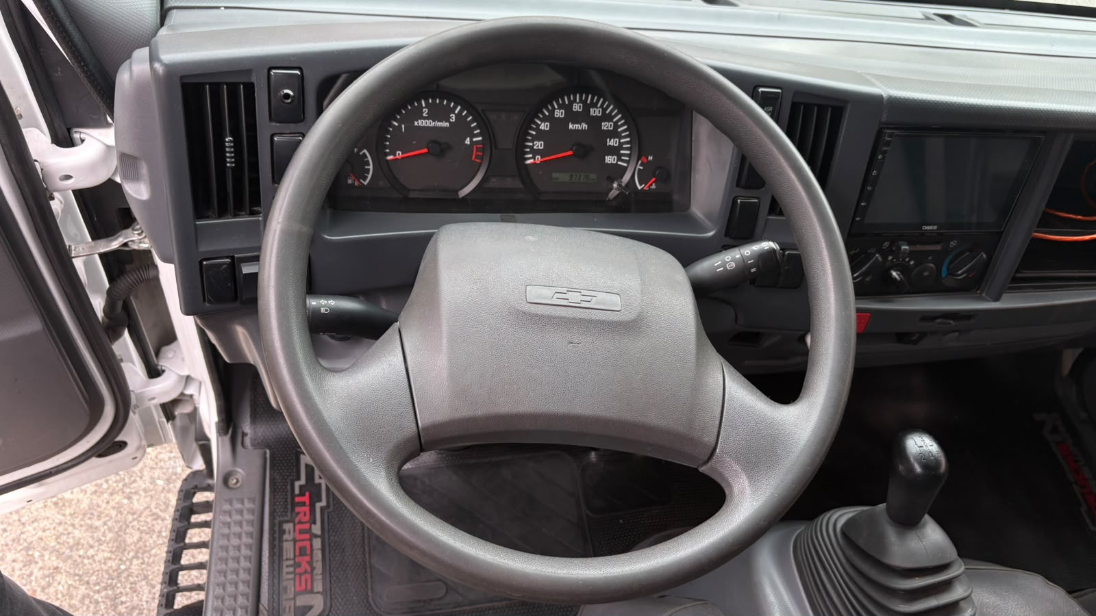 CHEVROLET NHR ESTACA 2023 - Imagen 11