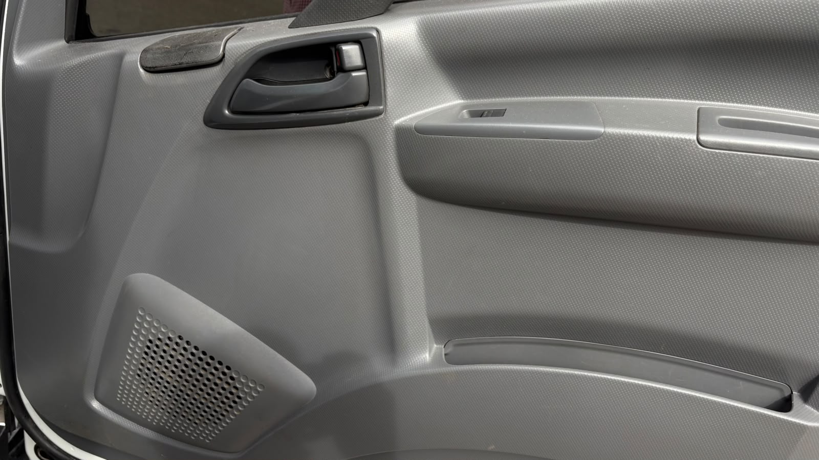 CHEVROLET NHR ESTACA 2023 - Imagen 19
