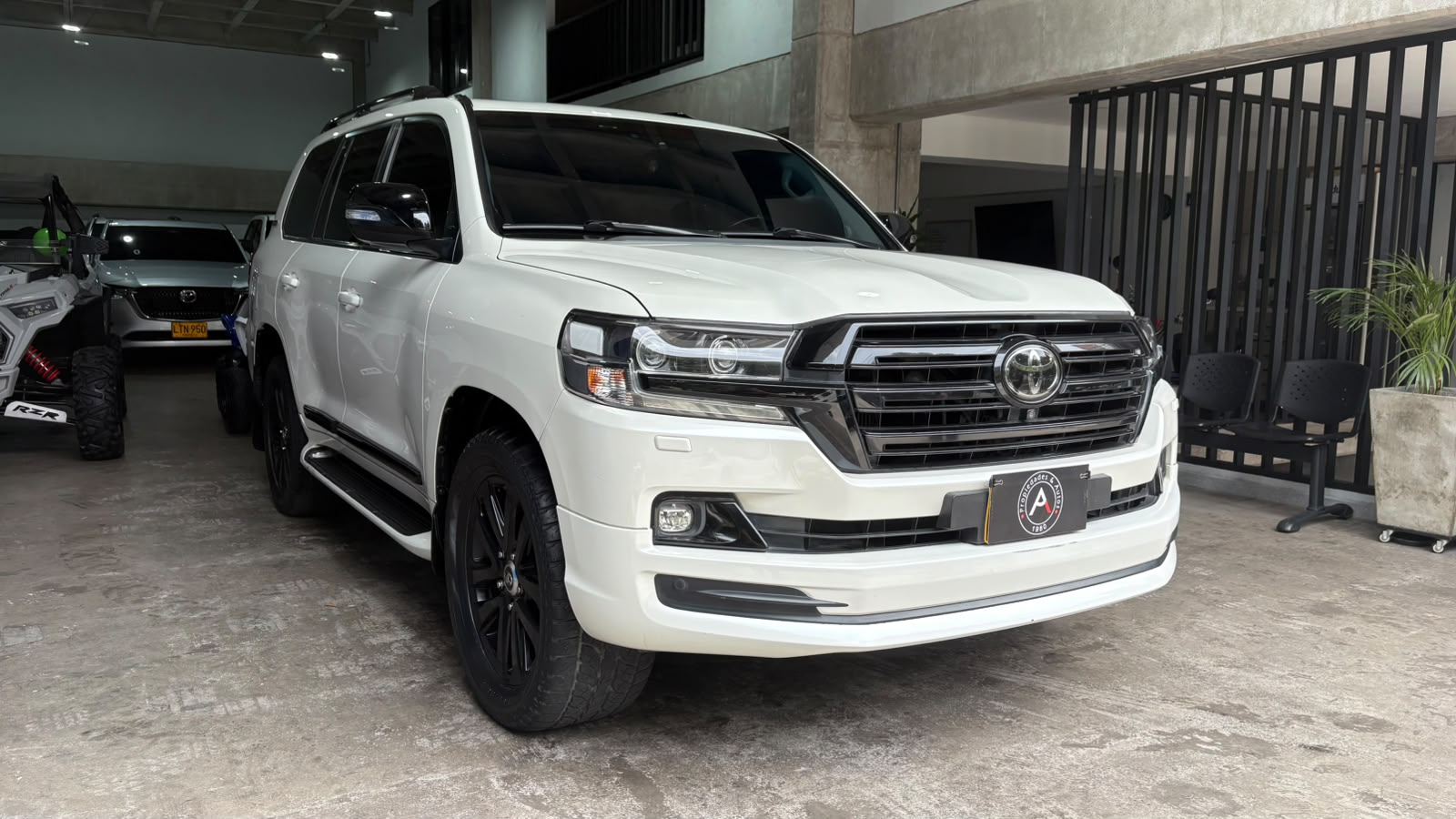 TOYOTA LAND CRUISER 200 EXCALIBUR 2018 - Imagen 3