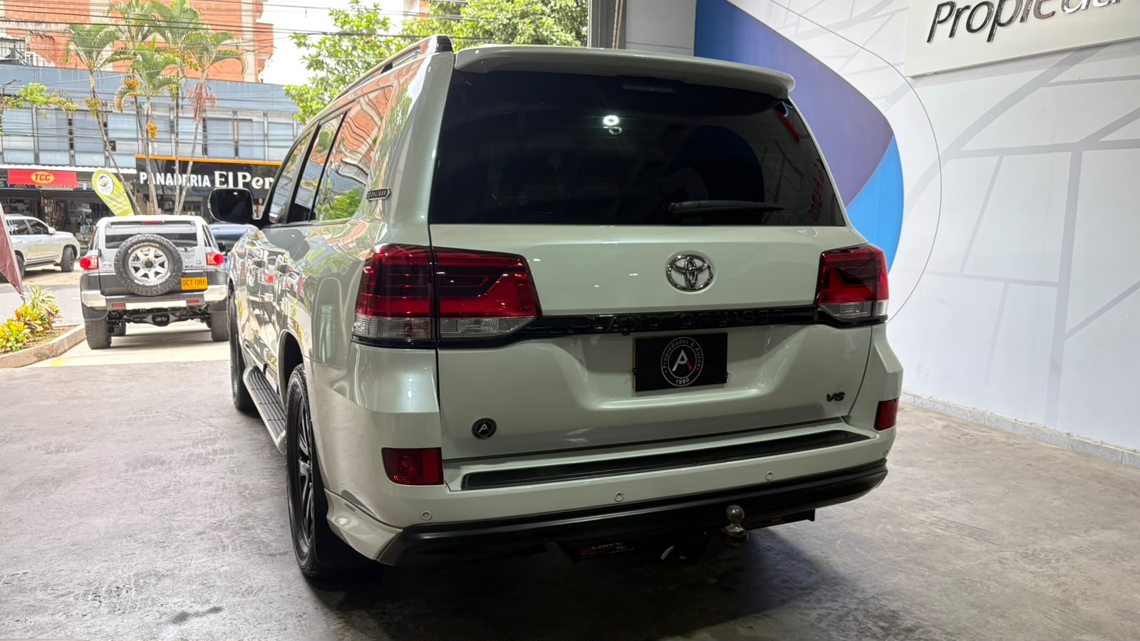 TOYOTA LAND CRUISER 200 EXCALIBUR 2018 - Imagen 7