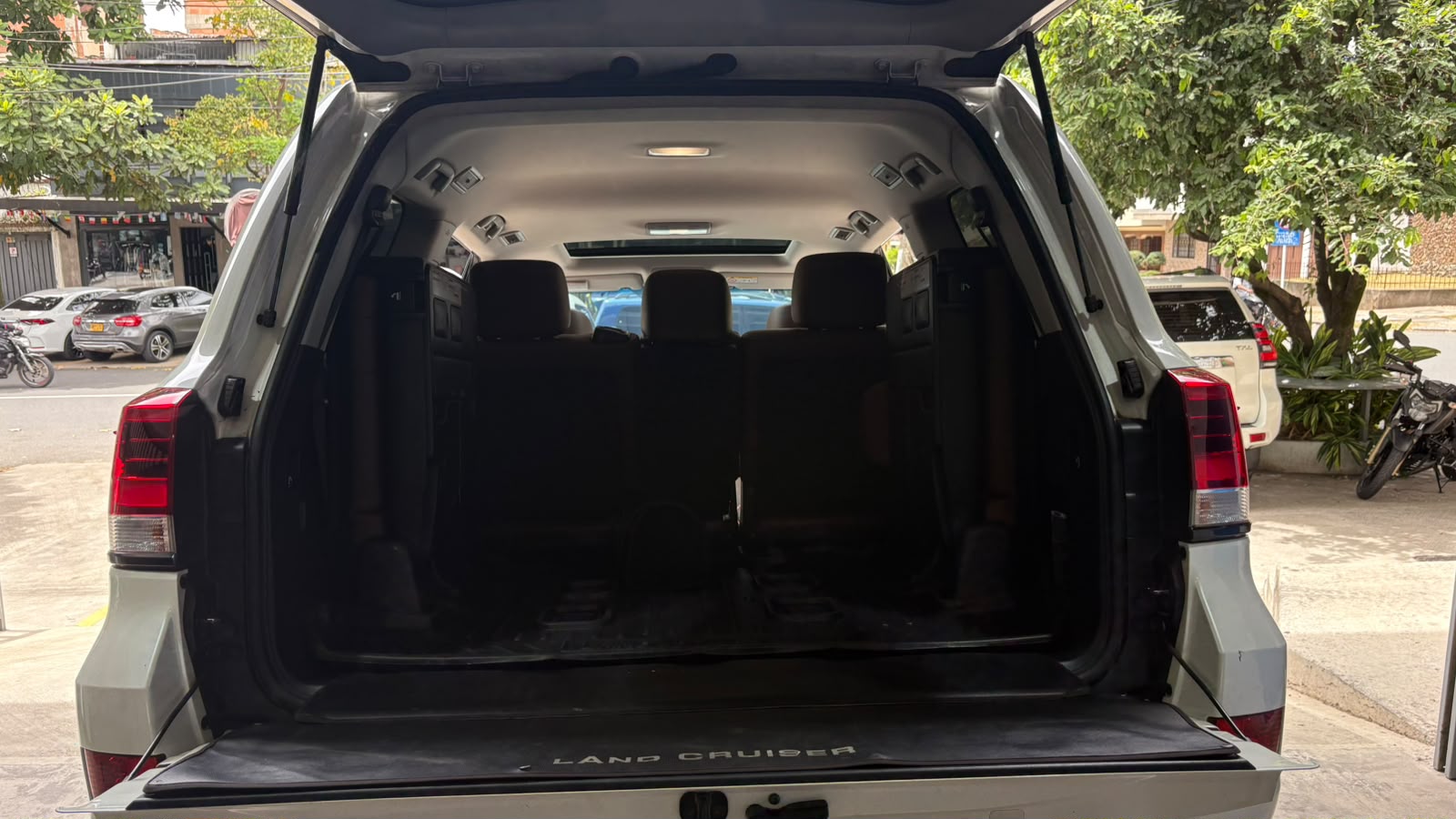 TOYOTA LAND CRUISER 200 EXCALIBUR 2018 - Imagen 20