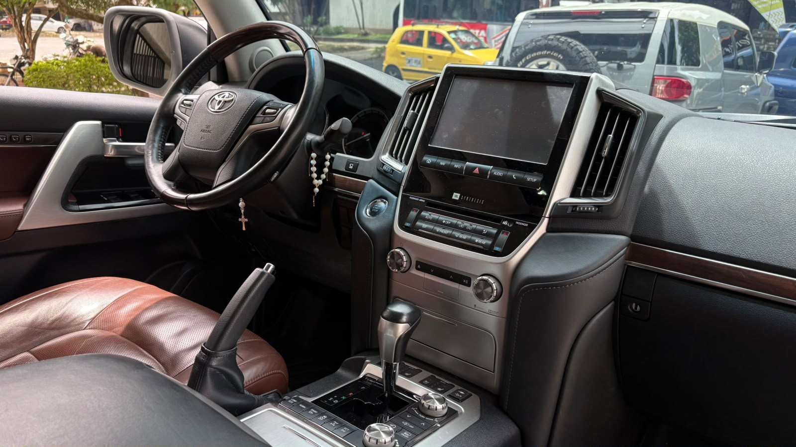 TOYOTA LAND CRUISER 200 EXCALIBUR 2018 - Imagen 24