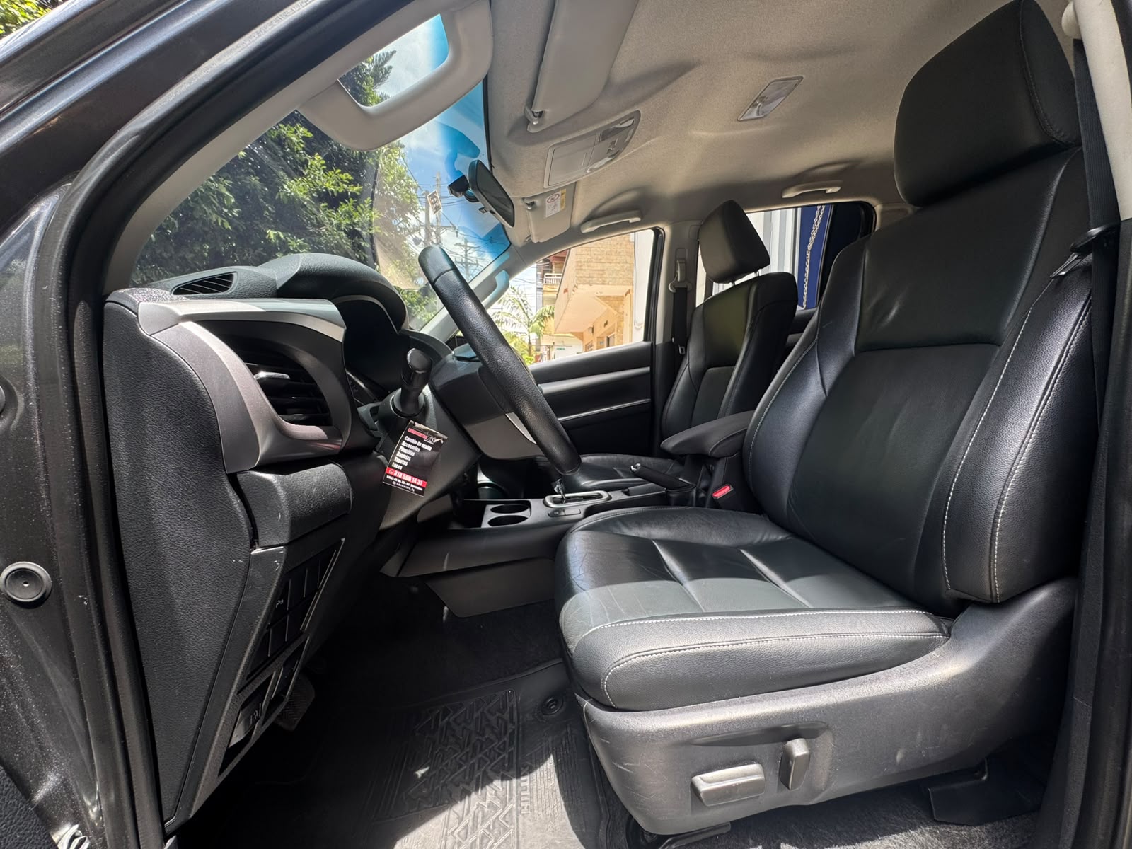 TOYOTA HILUX 2021 - Imagen 10