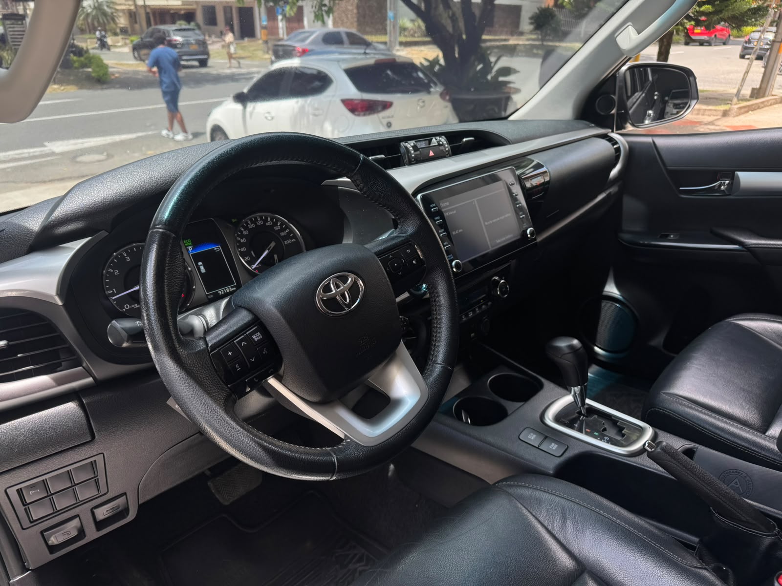 TOYOTA HILUX 2021 - Imagen 11